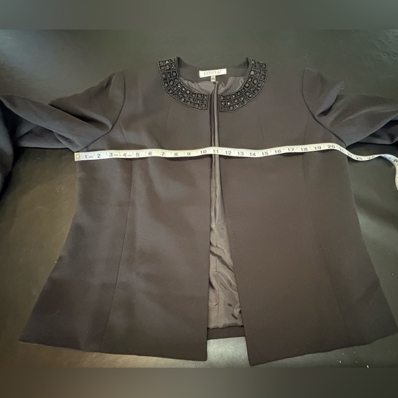Cropped Kasper Evening Jacket with Embellished and Beaded Neckline size 12 - Picture 8 of 11